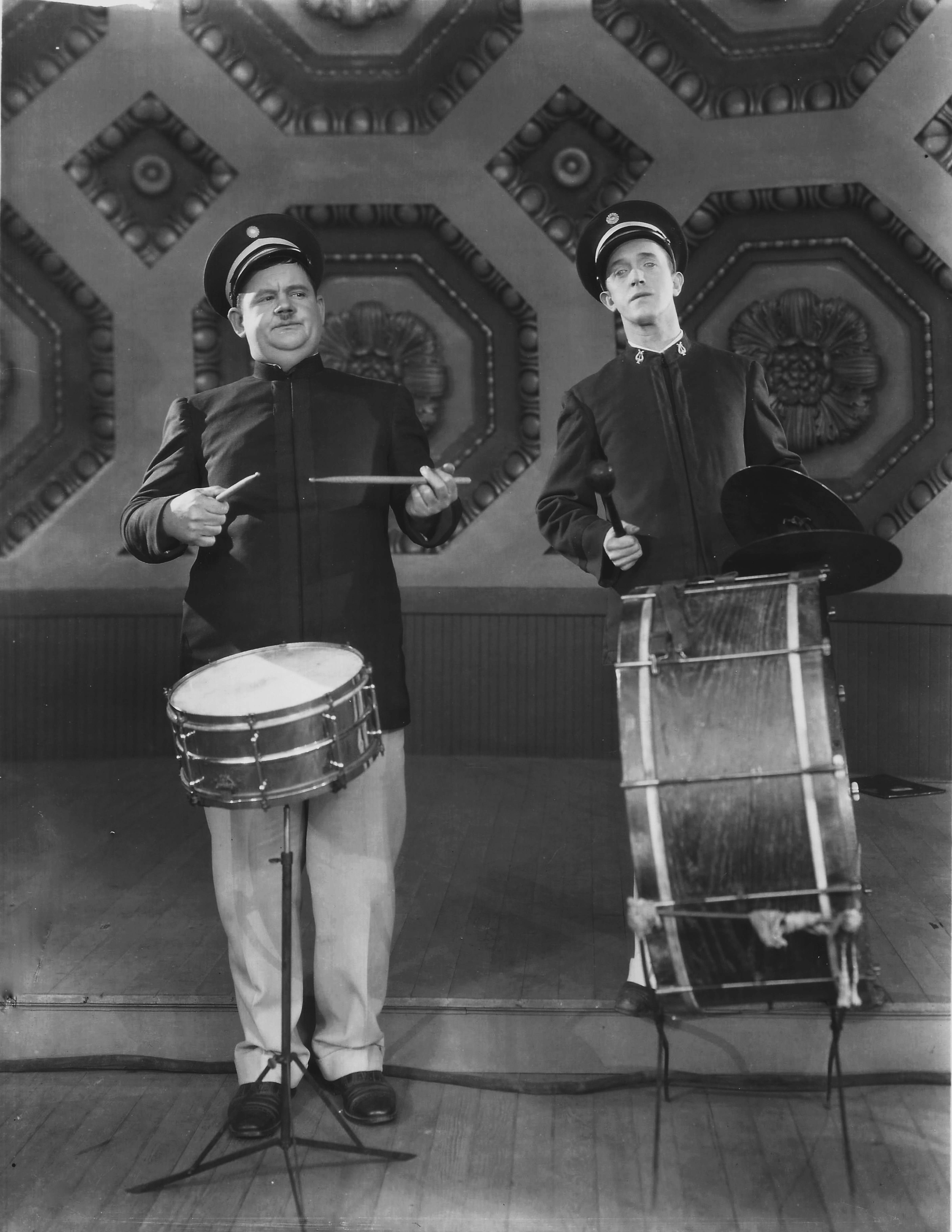 ภาพยนตร์ชุดตลกอ้วนผอม LAUREL AND HARDY PROGRAM